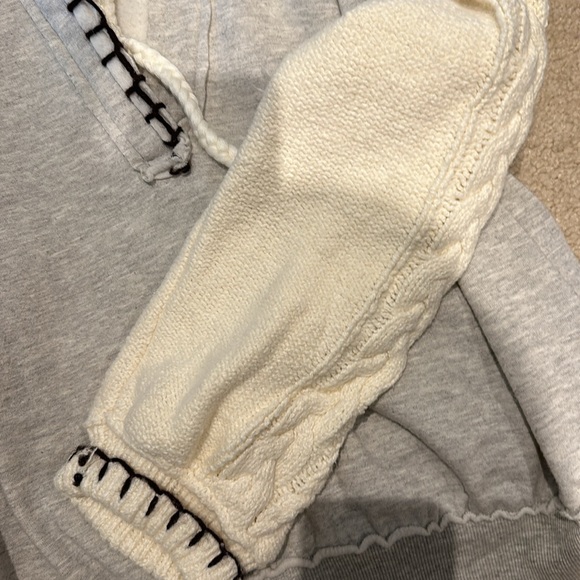 Vintage Havana cropped cream heavy weight sweatshirt with dark brown stitching. - Picture 3 of 3